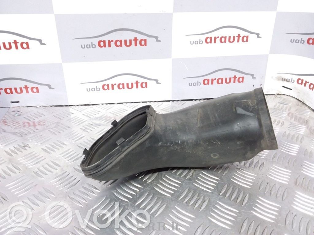 BMW 5 E60 E61 Gaisa ieplūdes kanāla detaļas 