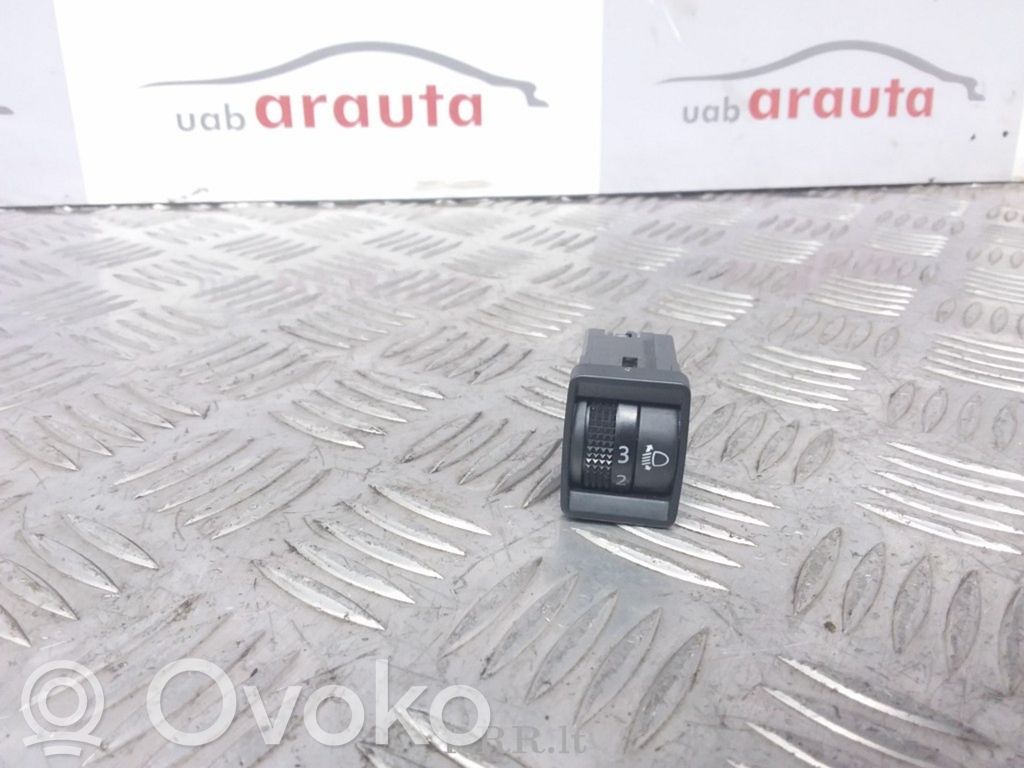 Nissan Qashqai Headlight level height control switch 