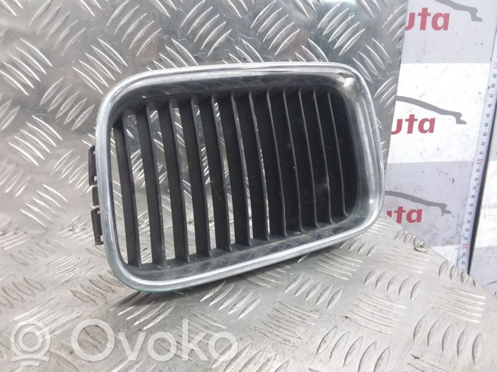 BMW 3 E36 Front bumper upper radiator grill 