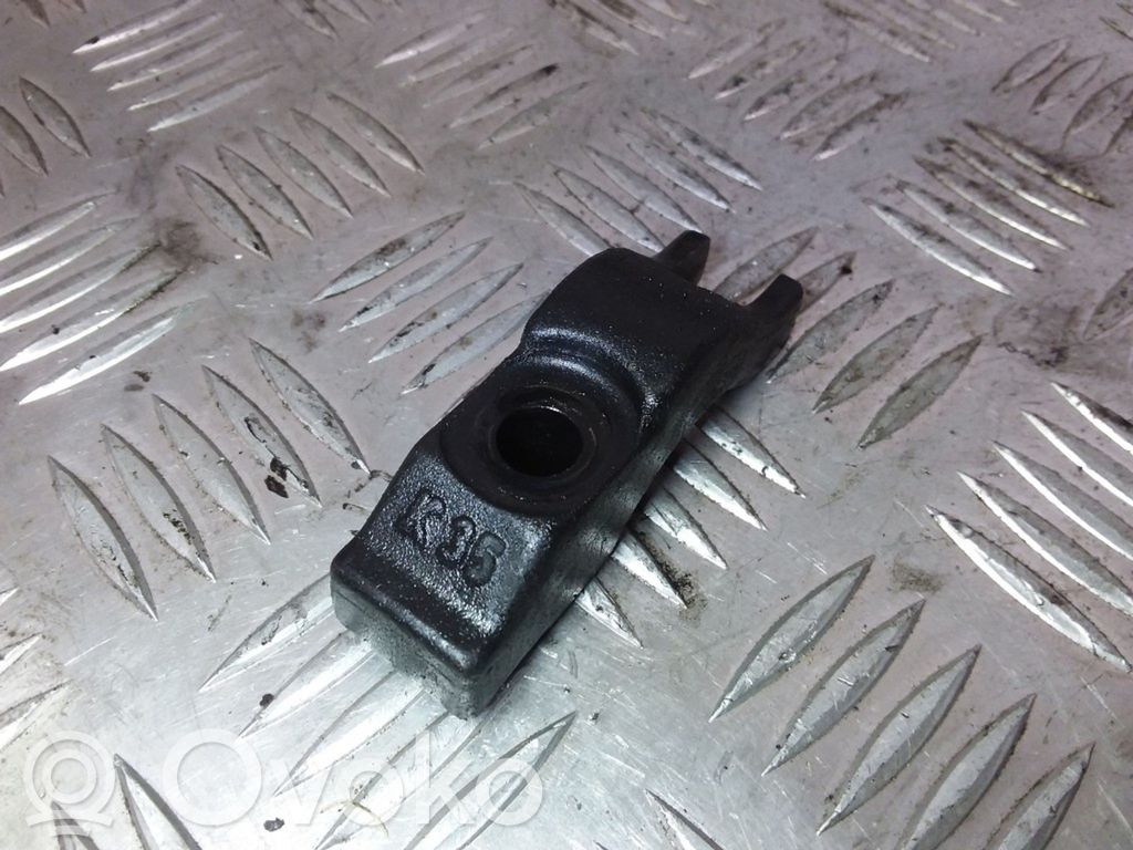 Opel Astra H Abrazadera del inyector de combustible 