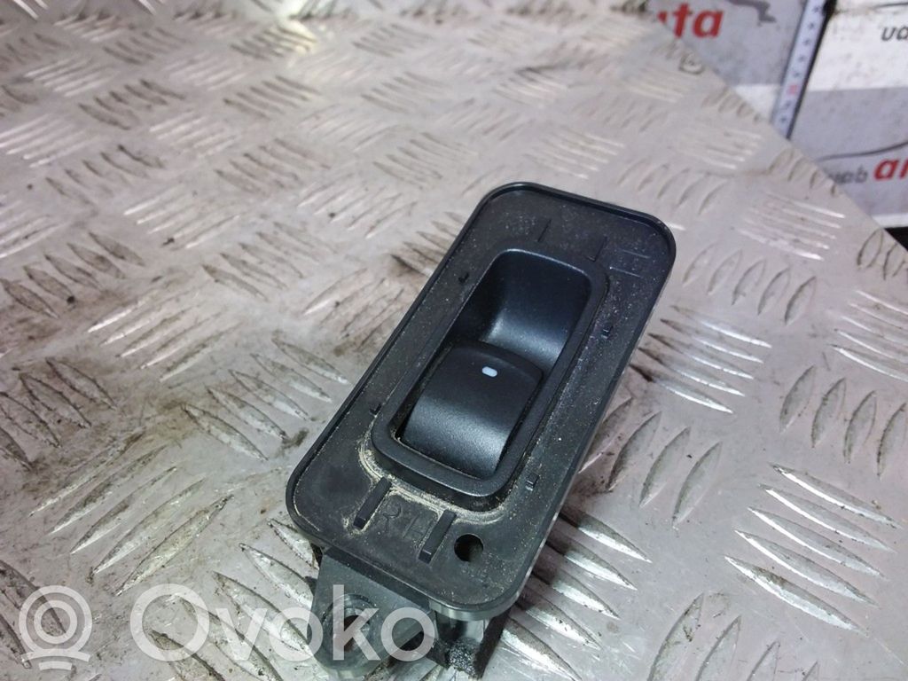 Subaru Legacy Electric window control switch 