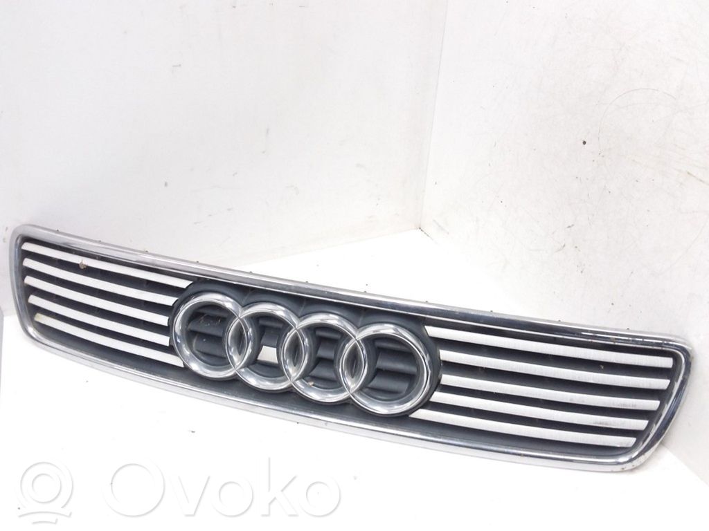 Audi A4 S4 B5 8D Etusäleikkö 