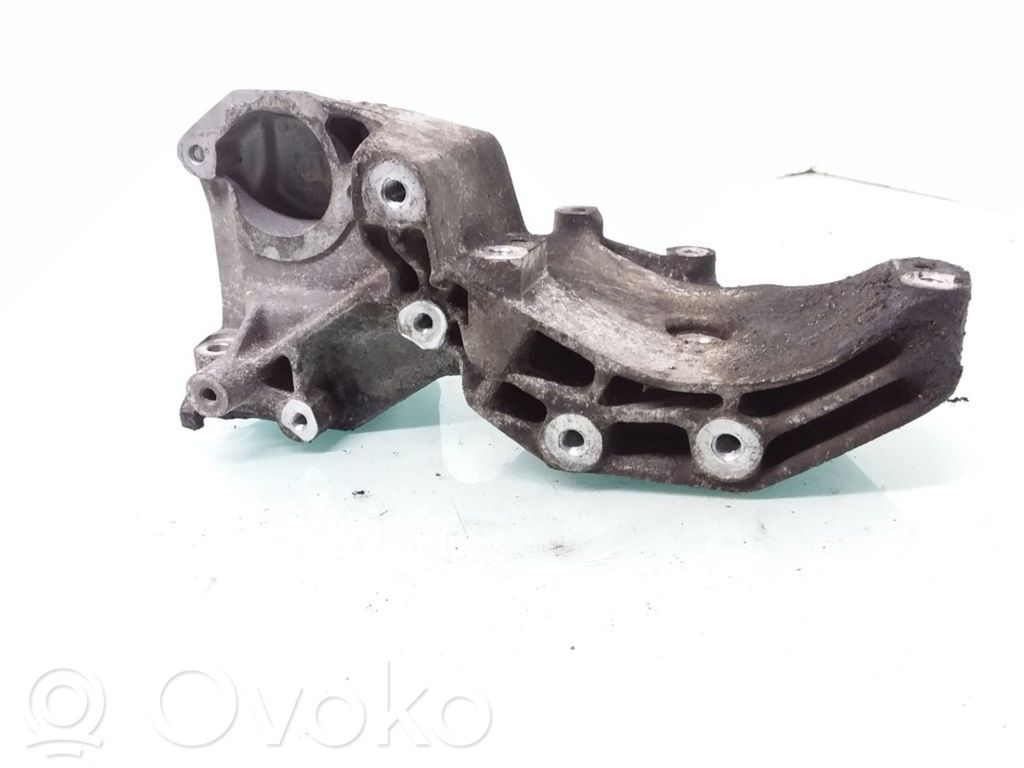 Opel Vectra B Generator/alternator bracket 