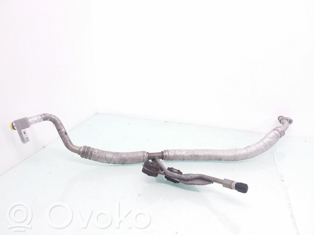 BMW 5 E60 E61 Ilmastointilaitteen putki (A/C) 