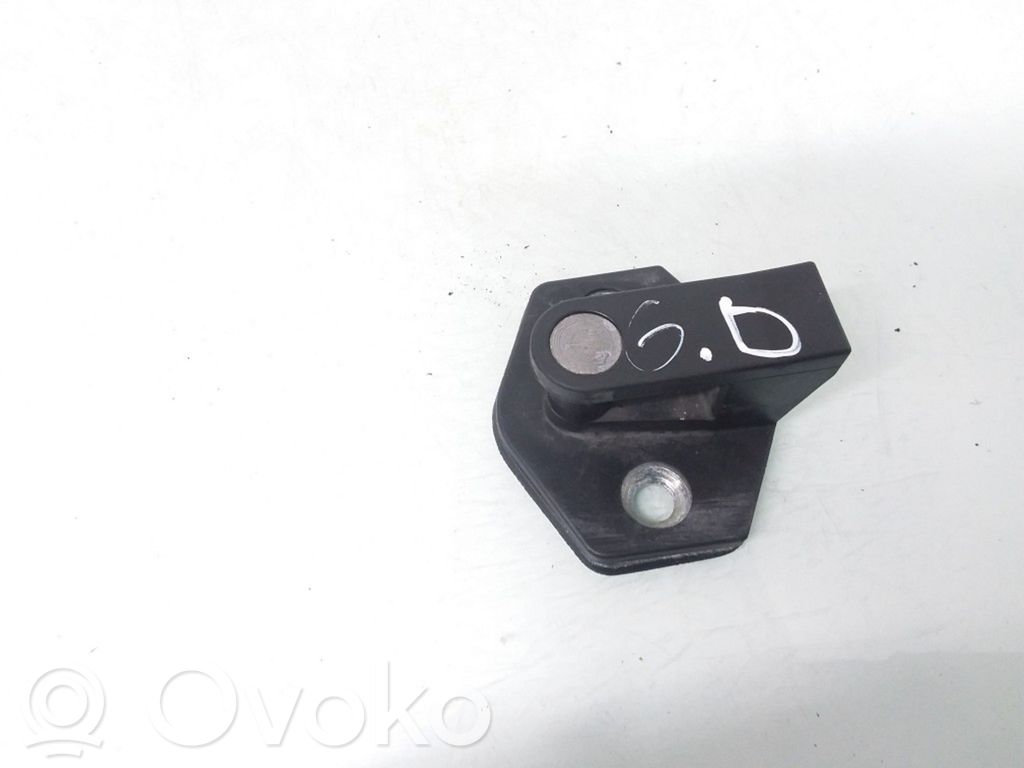 BMW 7 E38 Rear door lock loop/hook striker 