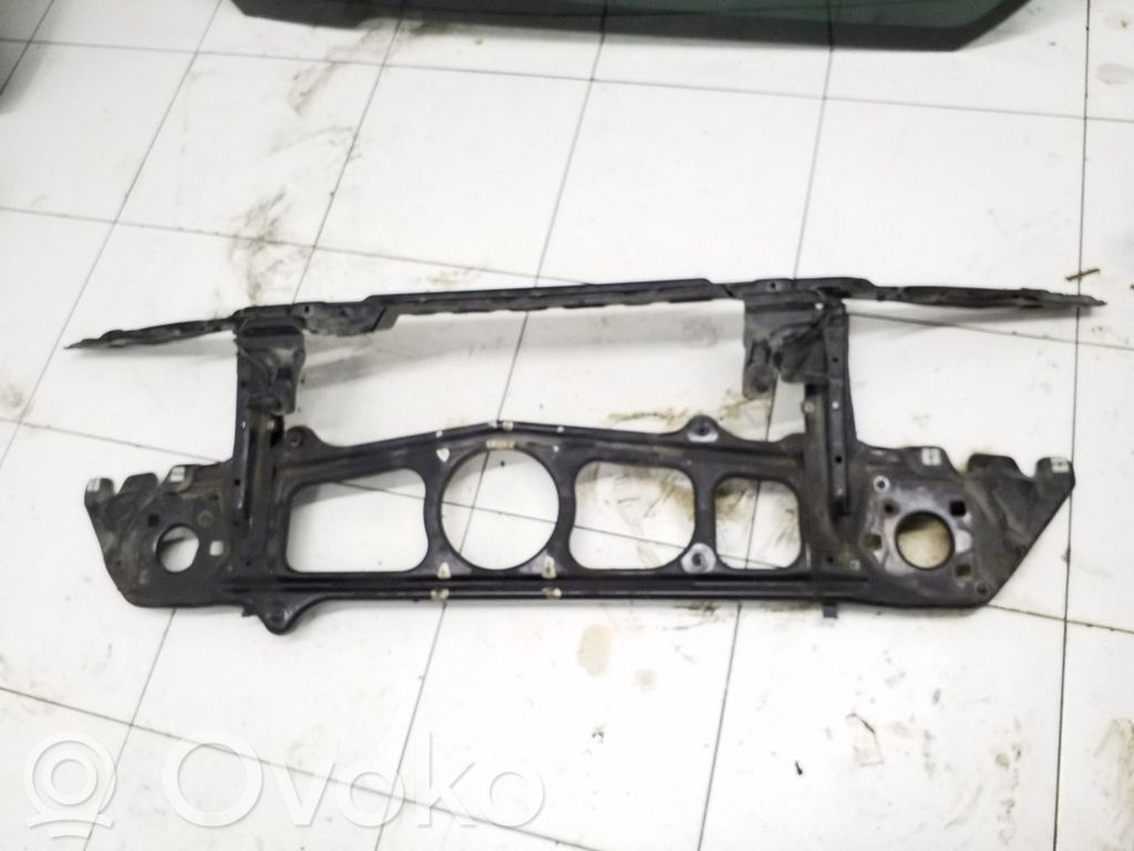 BMW 5 E39 Radiatorių panelė 