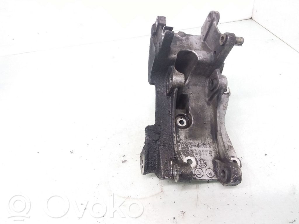 Citroen Xsara Picasso Generator/alternator bracket 