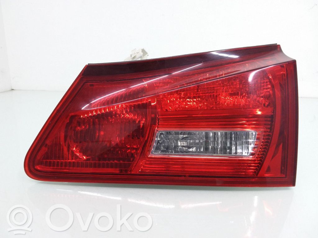 Lexus IS 220D-250-350 Tailgate rear/tail lights 