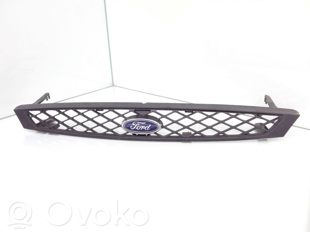 Ford Focus Front bumper upper radiator grill 