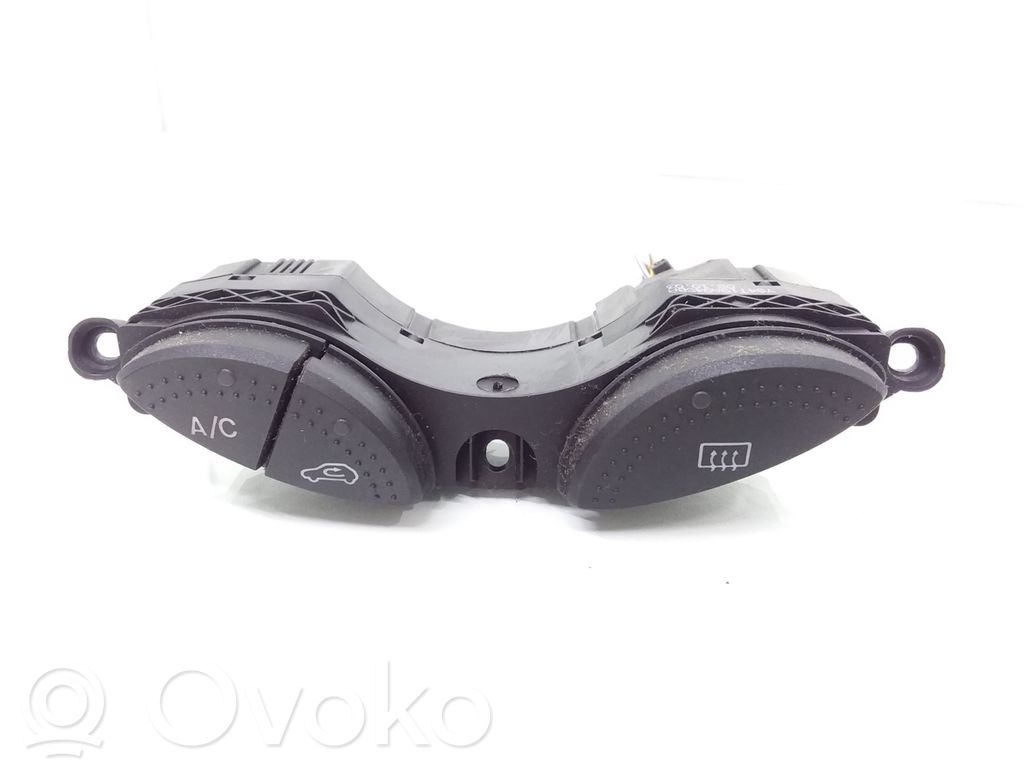 Windscreen/window heater switch   YS4T19A945BA