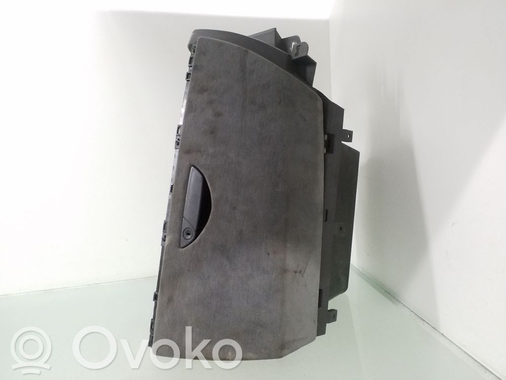 Citroen C8 Daiktadėžės (bordačioko) komplektas 
