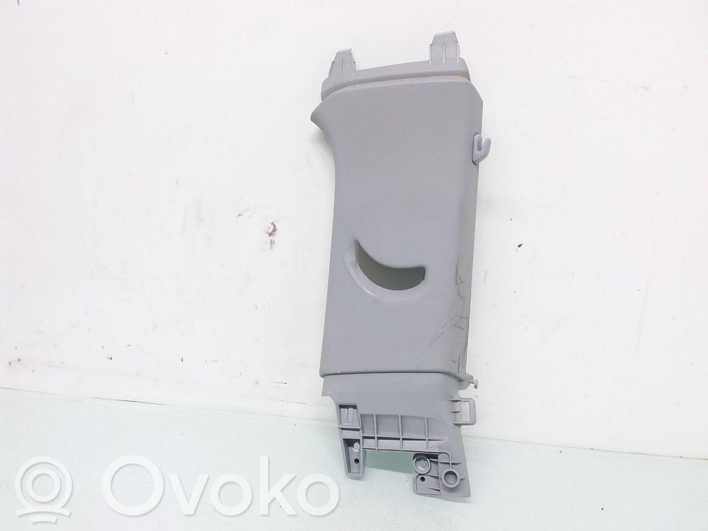 Audi A1 Pilar (B) (superior) 