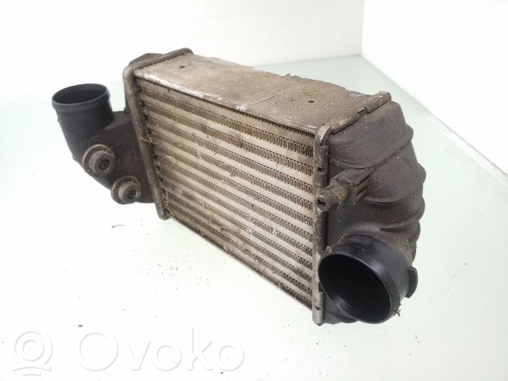 Audi A4 S4 B5 8D Chłodnica powietrza doładowującego / Intercooler 