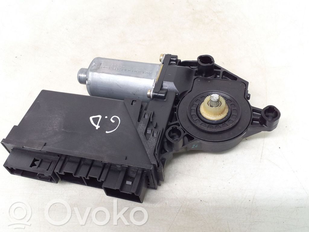 Audi A4 S4 B6 8E 8H Silniczek podnoszenia szyby drzwi tylnych 