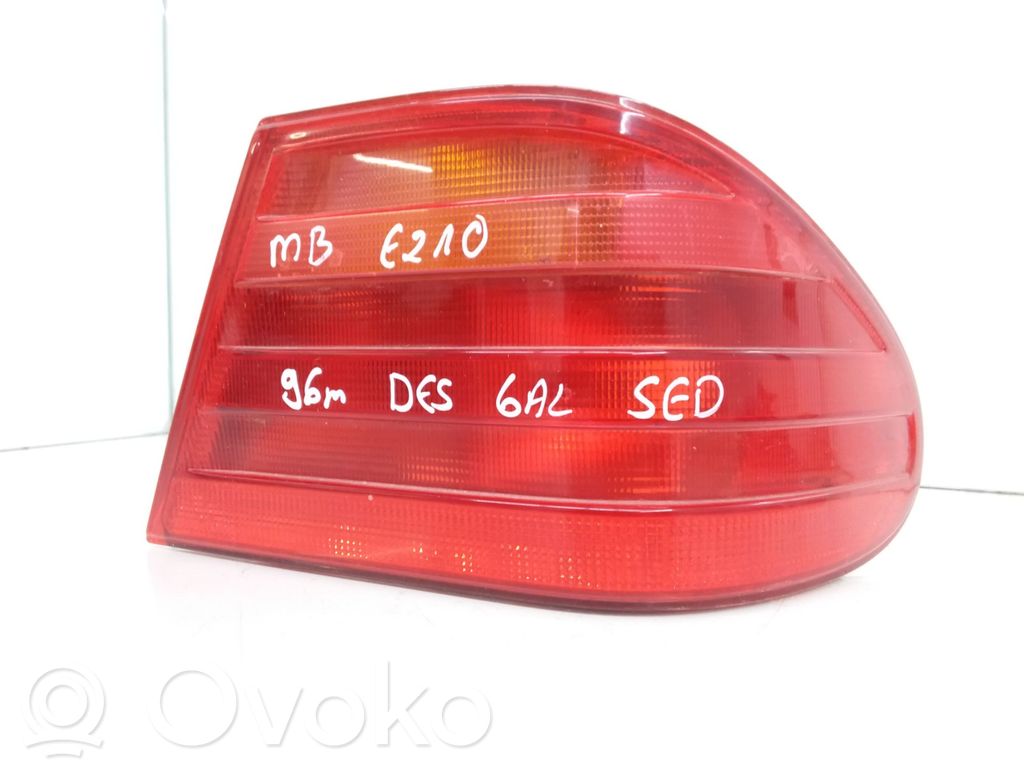 Mercedes-Benz E W210 Lampa tylna 