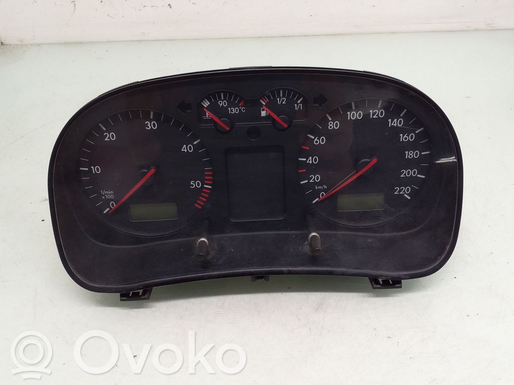 Volkswagen Golf IV Nopeusmittari (mittaristo) 