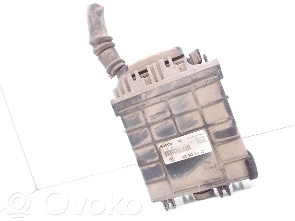 Volkswagen PASSAT B4 Engine control unit/module 
