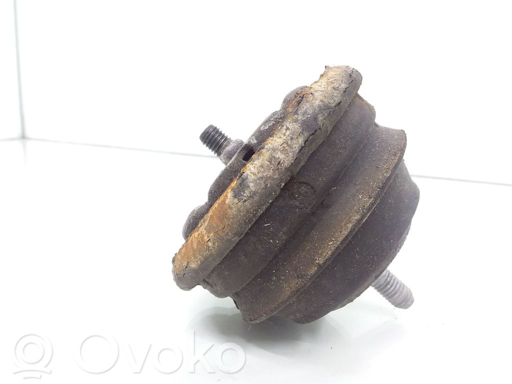 BMW 5 E39 Engine mount bracket 