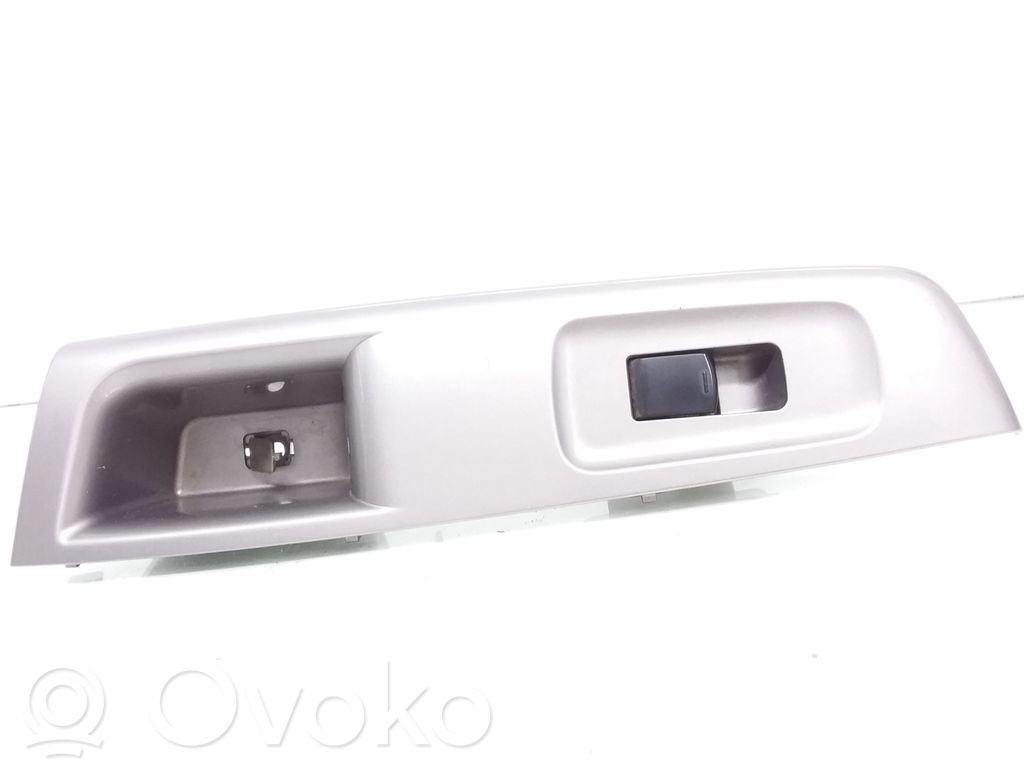 Subaru Forester SH Electric window control switch 