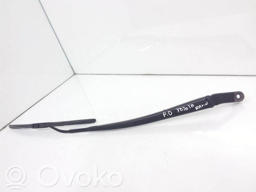 Toyota RAV 4 (XA30) Front wiper blade arm 