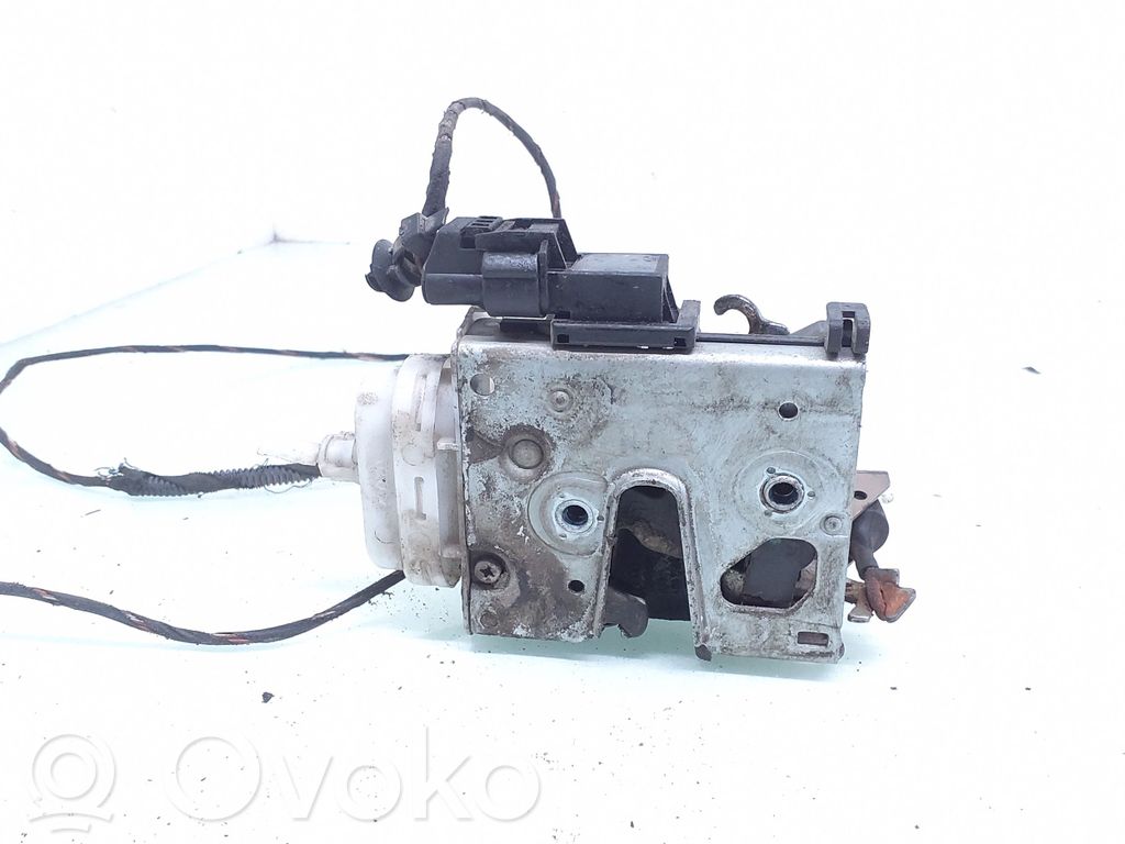 Audi A4 S4 B5 8D Front door lock 