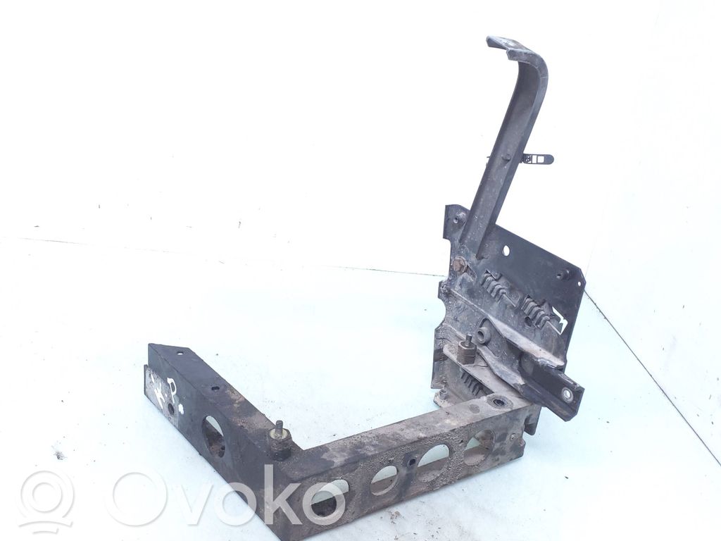 Audi A8 S8 D2 4D Fender mounting bracket 