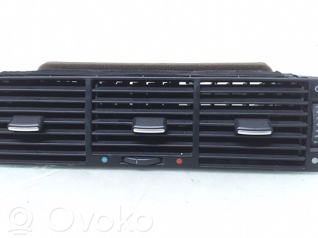 Audi A8 S8 D2 4D Rejilla de ventilación central del panel 
