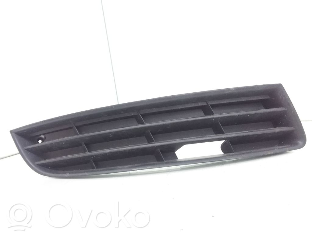 Volkswagen PASSAT B6 Mascherina inferiore del paraurti anteriore