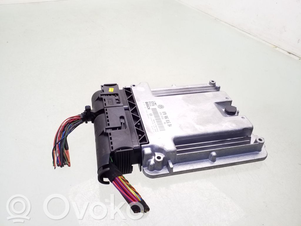 Volkswagen Transporter - Caravelle T5 Sterownik / Moduł ECU 