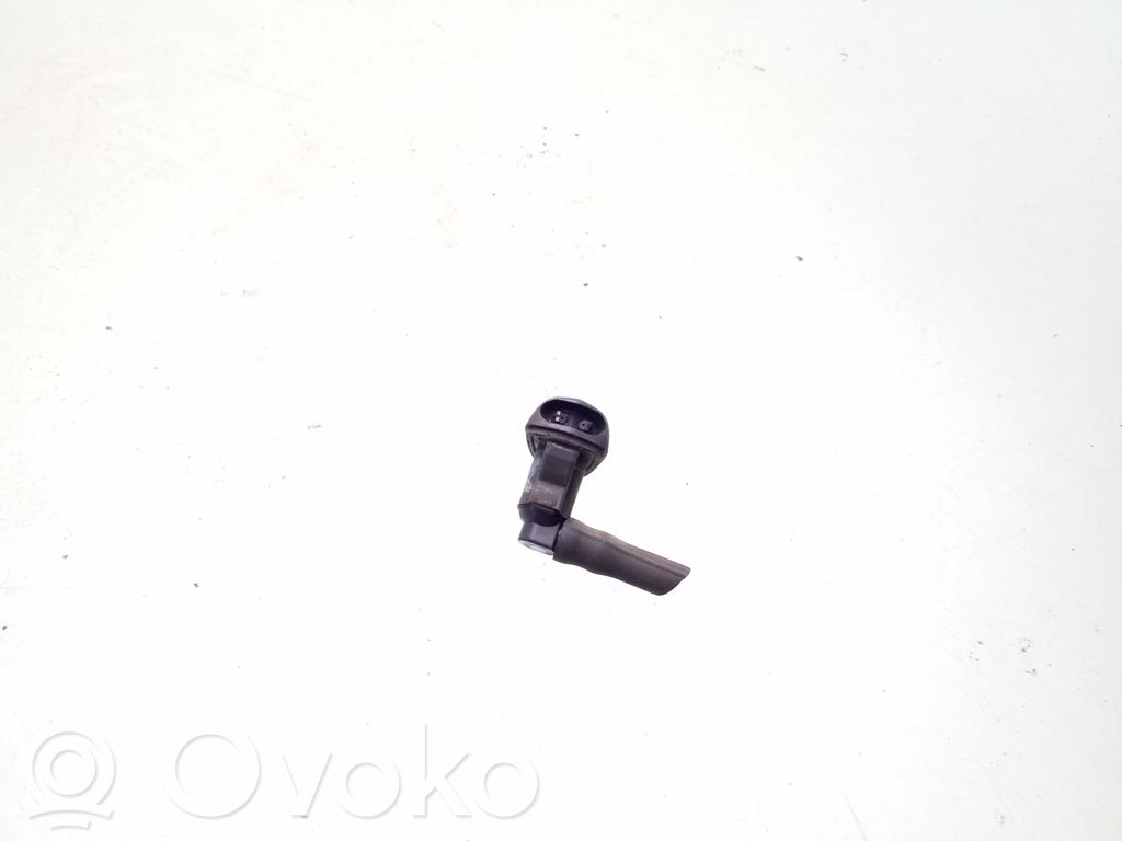 Windshield washer spray nozzle
