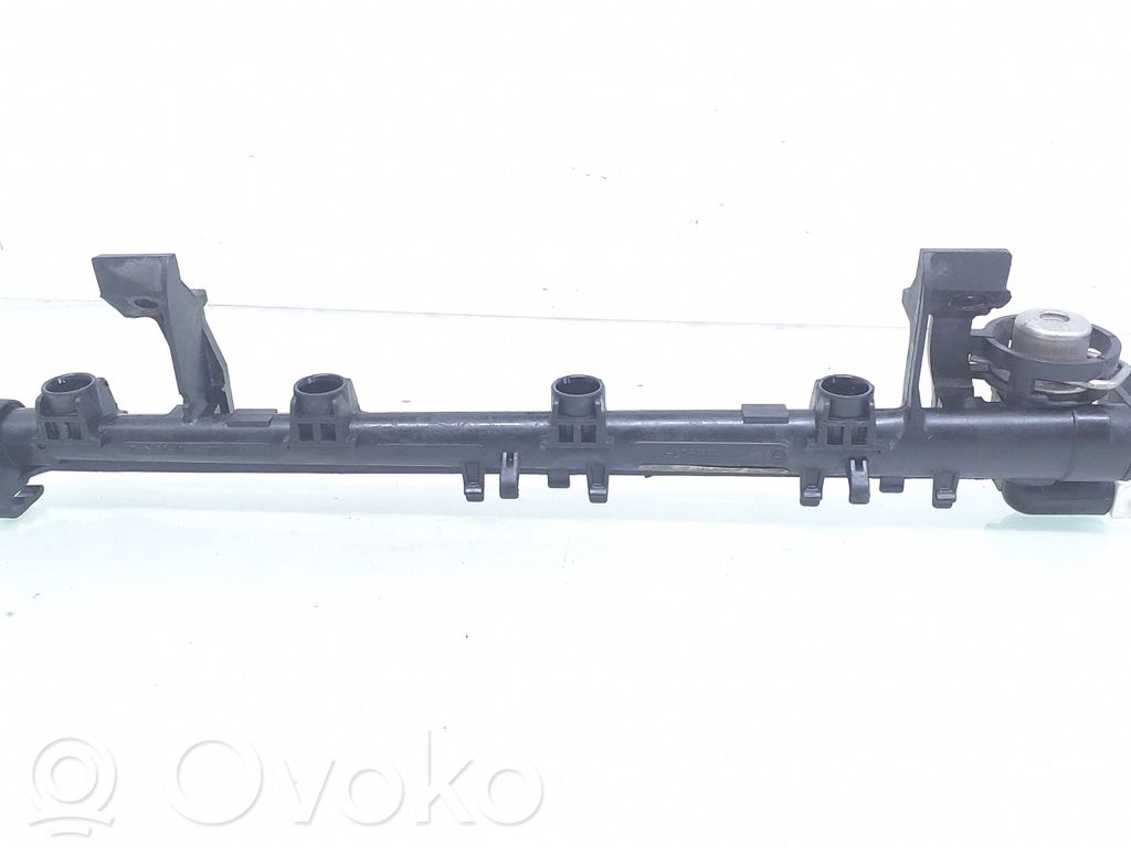 Volvo V50 Tubo principal de alimentación del combustible 