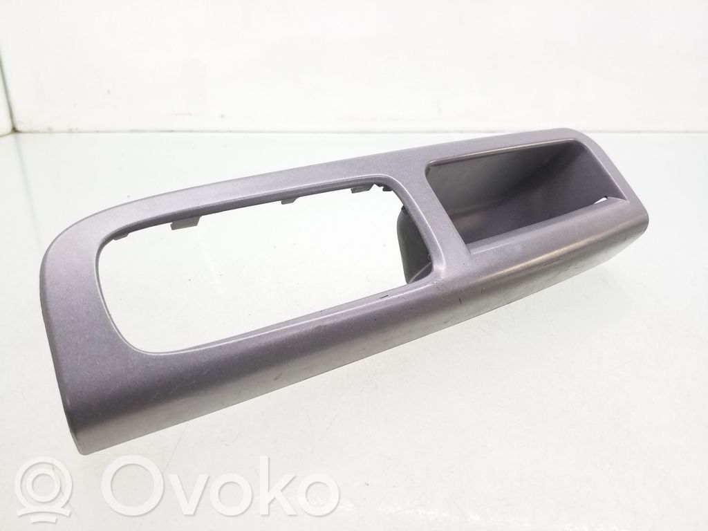 Volvo V50 Front door interior handle trim 