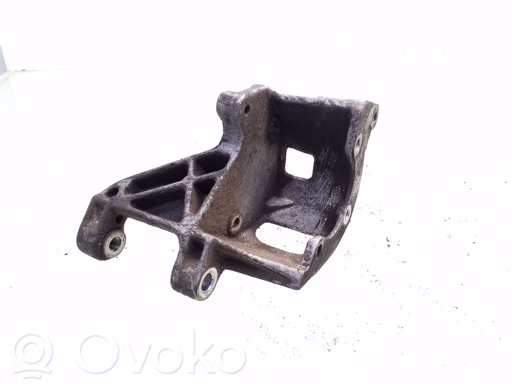 Seat Alhambra (Mk1) Power steering pump mounting bracket 