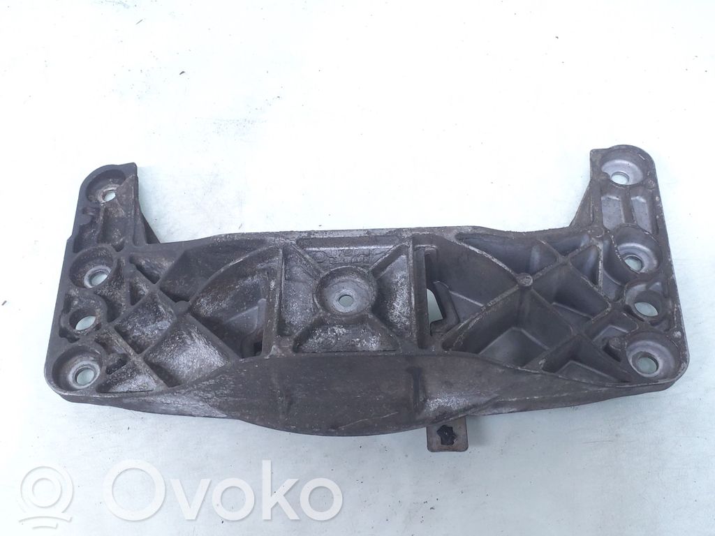 BMW 5 E60 E61 Gearbox mounting bracket 