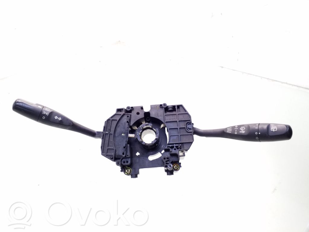 Mitsubishi Colt Commodo, commande essuie-glace/phare 
