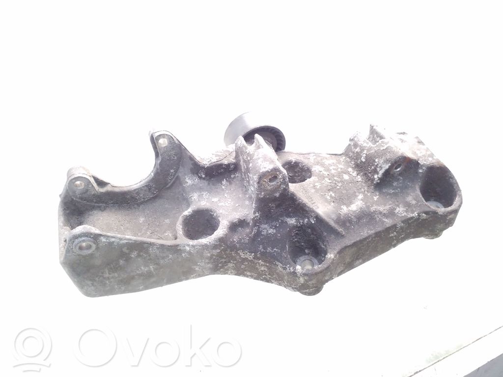 Renault Trafic II (X83) Generator/alternator bracket 