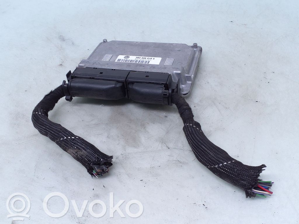 Volkswagen PASSAT B5.5 Engine control unit/module 