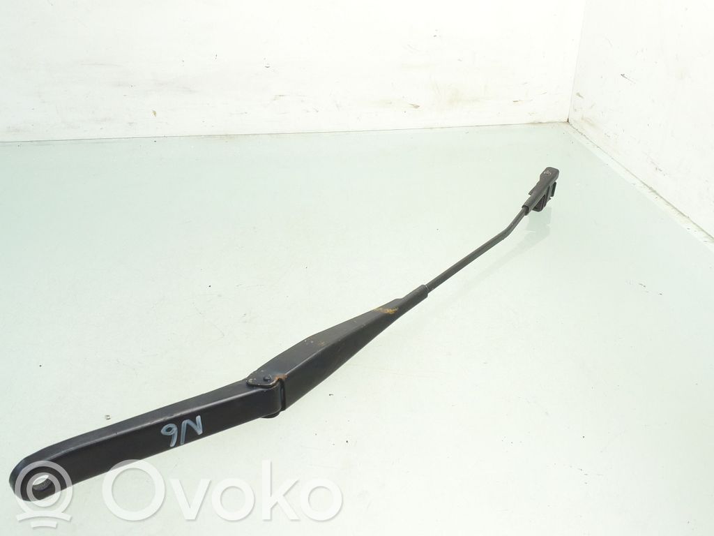 Ford Focus Front wiper blade arm 