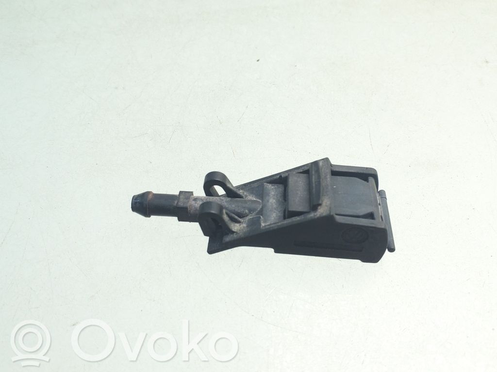 Volkswagen Golf IV Buse de lave-glace