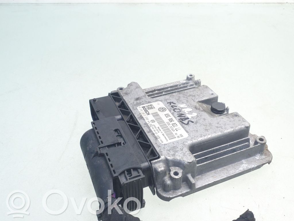 Volkswagen PASSAT B6 Engine control unit/module 