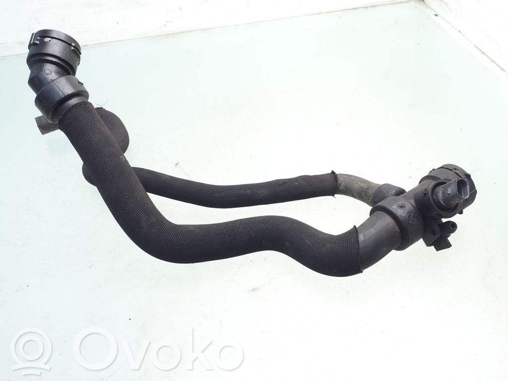 Audi A4 S4 B6 8E 8H Tubo flessibile del liquido di raffreddamento del motore