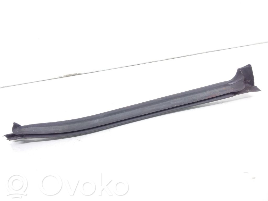 Engine compartment rubber   8215887