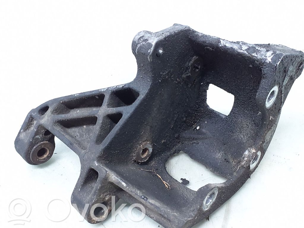 Volkswagen Sharan Power steering pump mounting bracket 