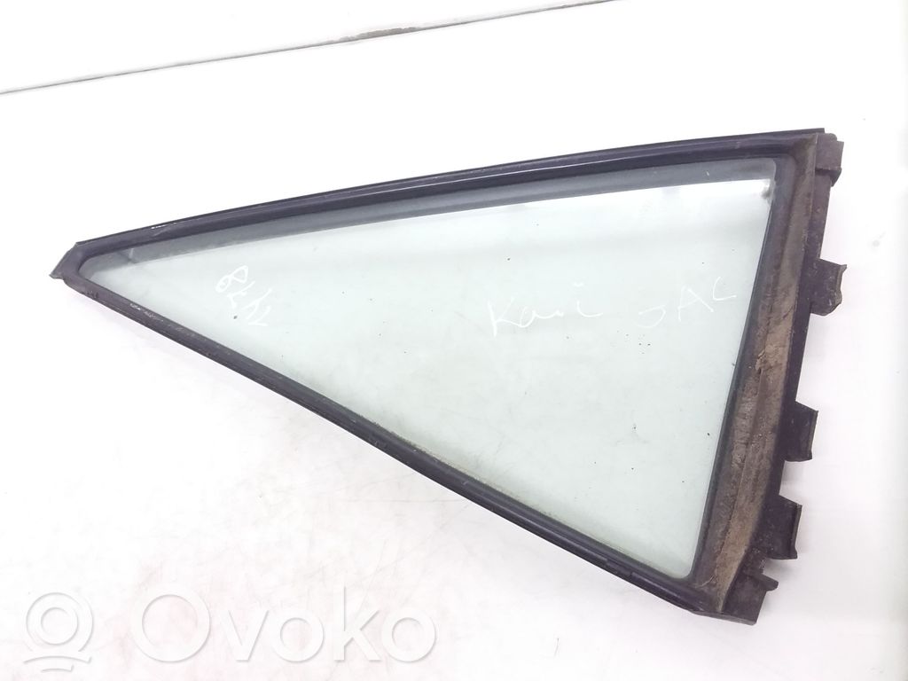 Toyota Corolla Verso E121 Ventanilla de ventilación de la puerta trasera 