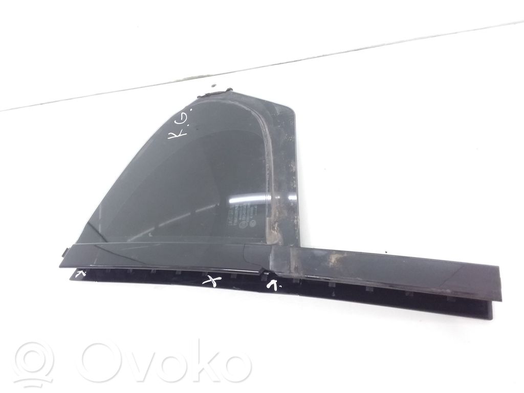 Jaguar XF X250 Ventanilla de ventilación de la puerta trasera 