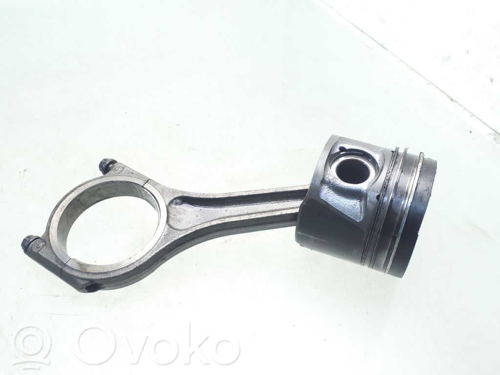 Piston avec bielle   72700