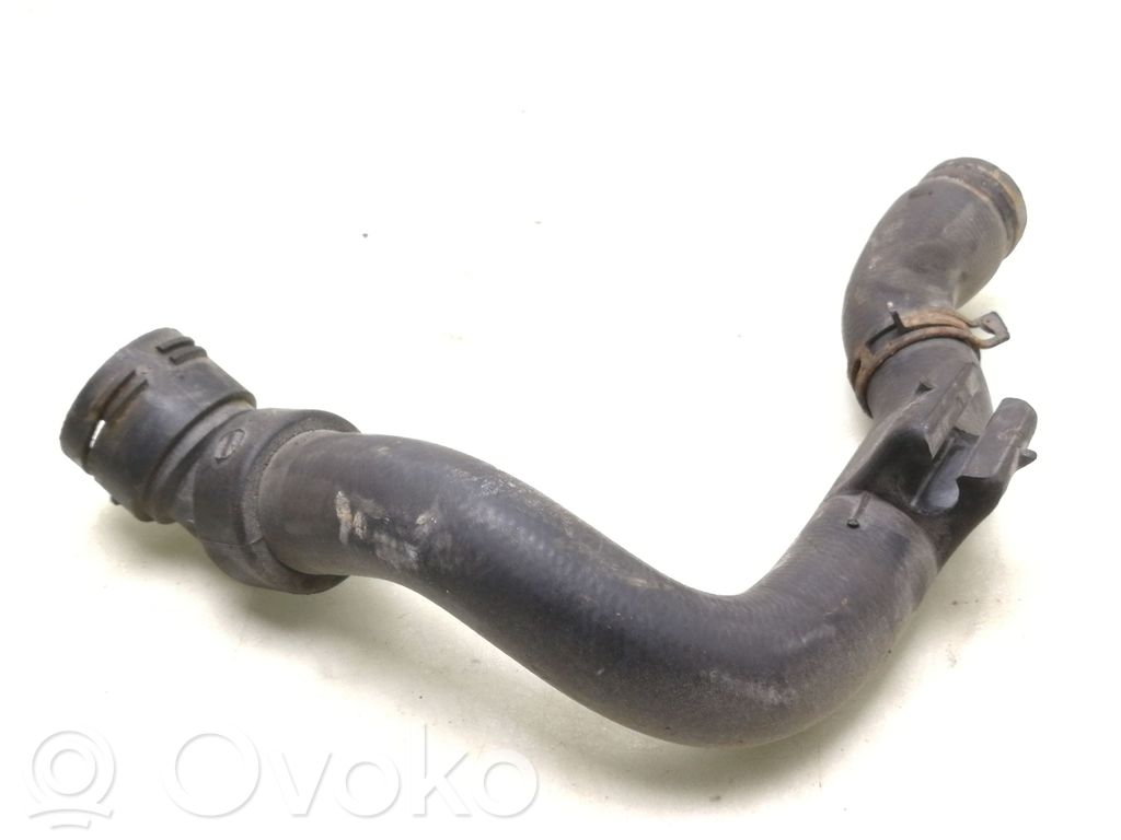 Volkswagen PASSAT B5.5 Tubo flessibile del liquido di raffreddamento del motore 