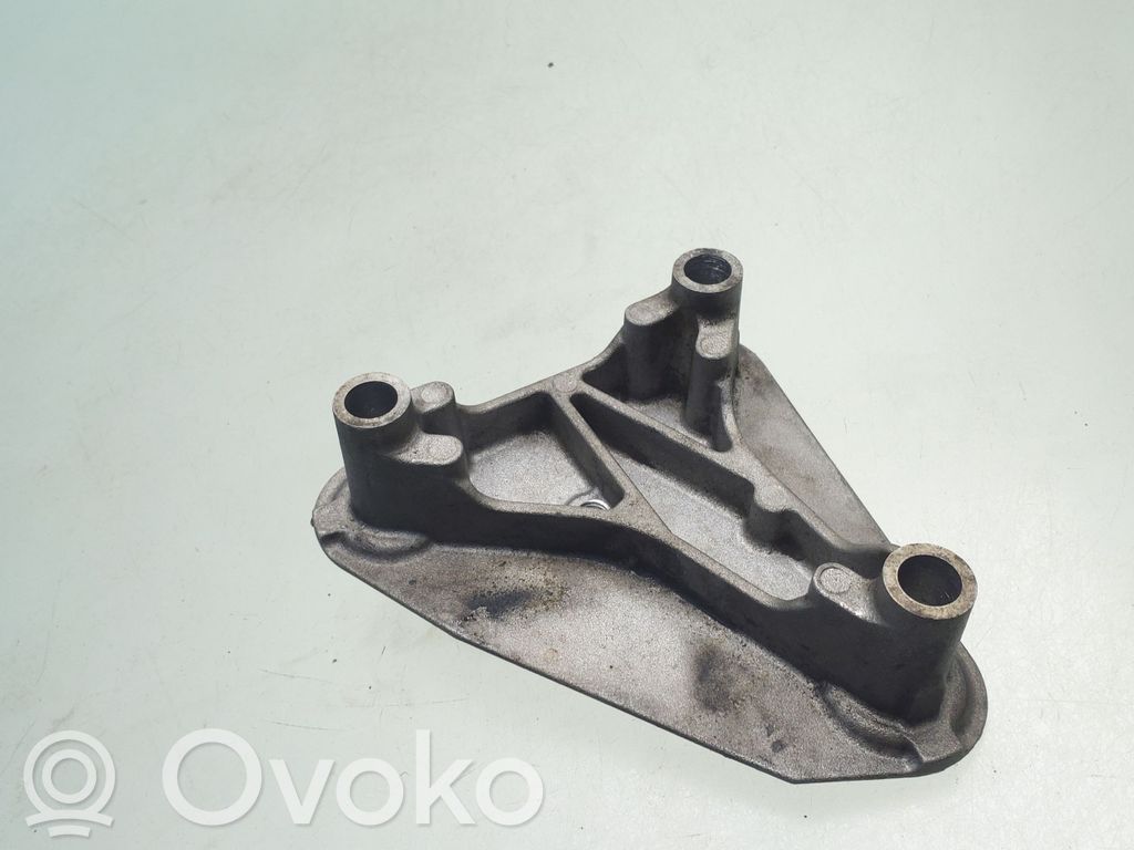 Jaguar S-Type Engine mounting bracket 