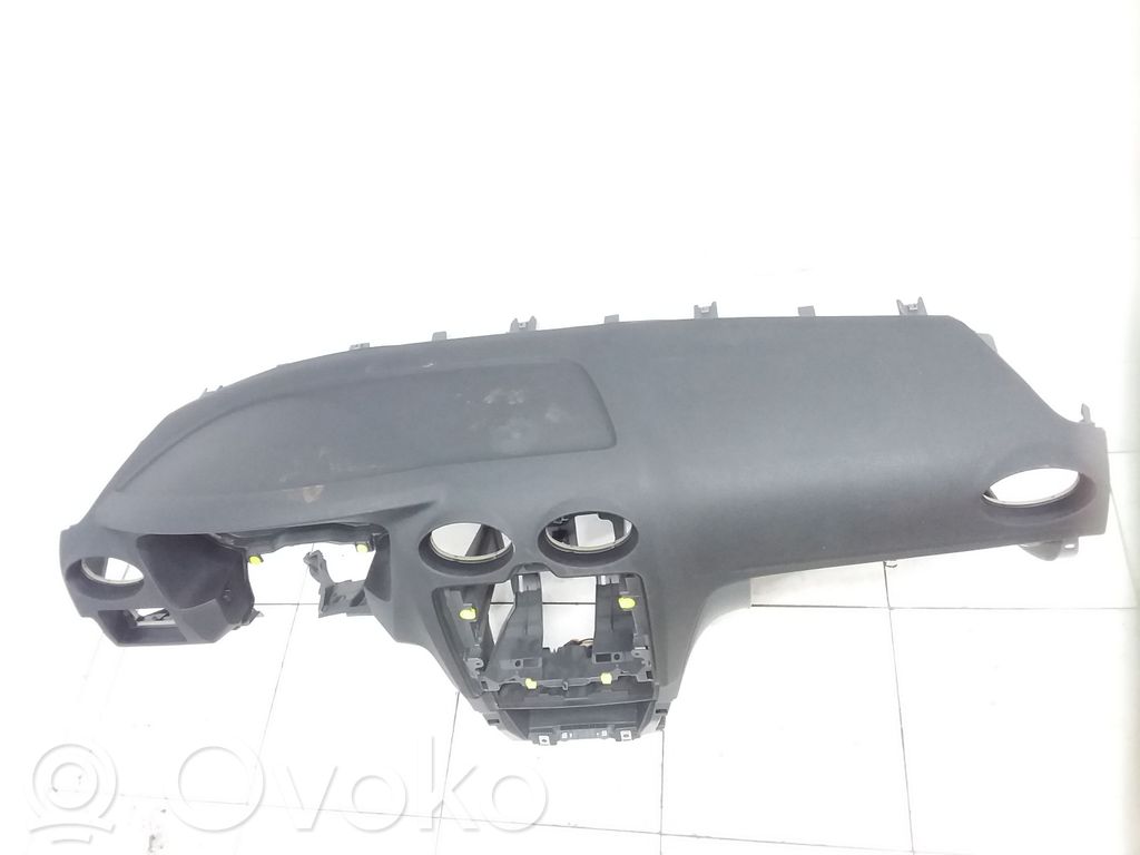 Dashboard   4M51A04320,6M51A042B84AB