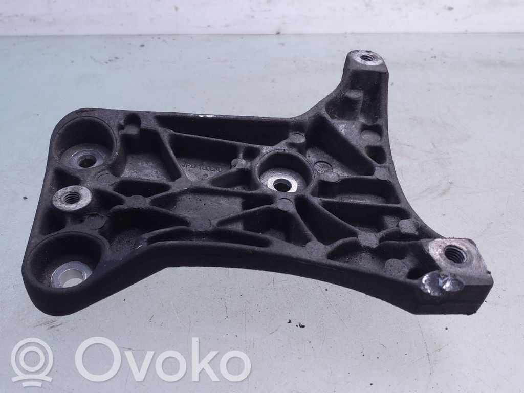 Land Rover Freelander Engine mounting bracket 